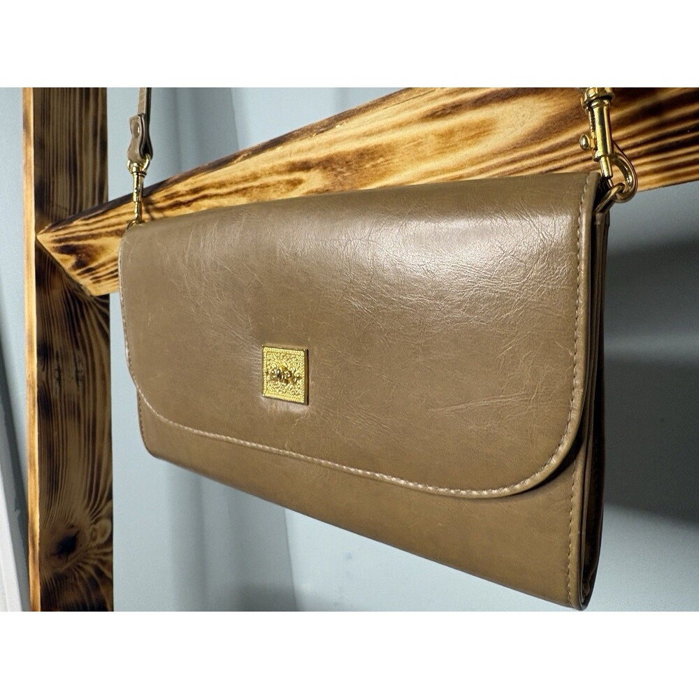 Vintage Tan Brown Shoulder Bag Gold Accent Strap Leather Interior Pockets